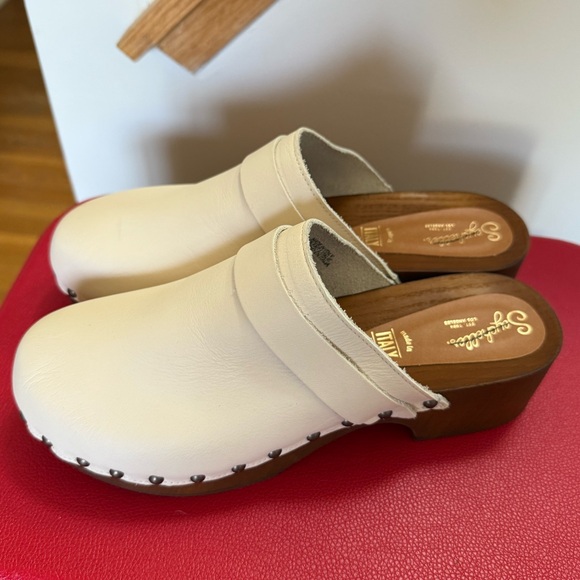 SEYCHELLES CLOGS LOUD AND CLEAR LACELESS LEATHER SLIP ON SZ 8.5 W MADE IN ITALY - Picture 10 of 10